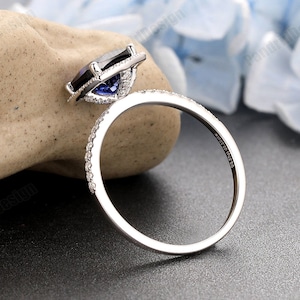 2.5CT Cushion Cut 8mm Sapphire Ring, Vintage September Birthstone Ring, Sapphire Engagement Ring 18k Solid Gold, Antique Wedding Bridal Ring