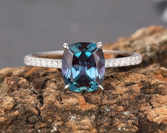 Alexandrite Ring, Half Eternity Alexandrite Jewelry,Long Cushion Cut 7x8mm 2 Carat Moissanite Ring, 14k 18k Solid Gold Minimalist Women Ring