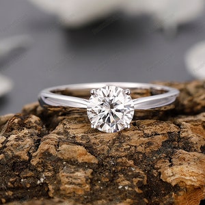 Solitaire Women's Engagement Ring, Round 1.00ct 6.5mm Moissanite Wedding Ring, 14k Yellow Gold Simulated Diamond Ring, Anniversary Gift Ring