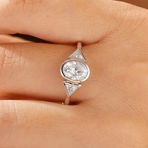 Triple Stone Ring, Bezel Wedding Ring, 1.5CT Oval Moissanite Engagement Ring, Solid 14k/18k Gold Unique Jewelry, Anniversary Moissanite Ring