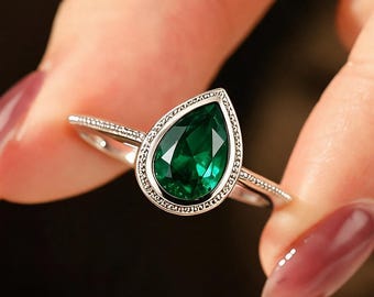 Solid Gold Vintage Pear Green Gemstone Promise Engagement Anniversary Fine Jewelry Gift for Women