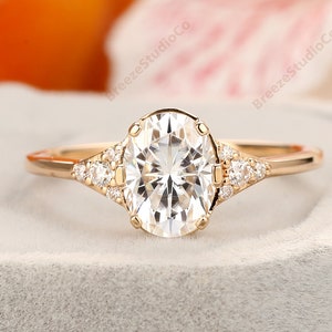Cluster Ethical Lab Grown Diamond Vintage Bezel 1.5CT Oval Cut Engagement Rings For Women