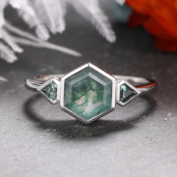 Hexagon Cut Moss Agate Wedding Ring Teal Sapphire Triple Stone Ring Bezel Engagement Ring Women's Day Gifts Green Gemstone Ring