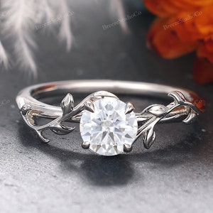 0.8ct Round Cut Moissanite Engagement Ring Nature Inspired Moissanite Wedding Ring Women Vintage Diamond Leaf Wedding Band Promise Gift