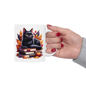Autumn Vibes Black Cat Cozy Fall Mug - Perfect Gift for Cat Lovers, Fall Readers & Coffee Lovers Bild 8