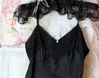 Vintage 50s Beautiful Beverly Vogue Black Lace Full Slip, Lace & Floral Details, Side Zipper, Vintage Women Lingerie Slips,Size Small