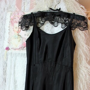 Vintage 50s The Snip it Black Full Slip, In a Taffeta of Celanese Acetate Yarn, Vintage Pinup Slip Dress, Lingerie, Size X-Small-Small