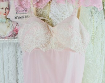 Vintage 60s Romantic Baby Pink Lingerie Lace Slip, Bra Built in, Lace Front, Adjustable Straps, Lace Bottom Trims, 100% Nylon, Size S/M