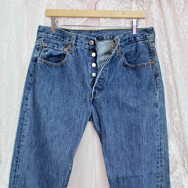 501s Levis Strauss Button Fly's Jeans, Medium Wash, Straight Fit, Unisex Denim Jeans, Waist 33