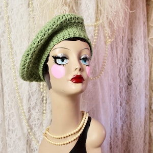 Vintage Green Crochet Knit Beret, Handmade Berets, Lovely Berets, Drawstring, One Size