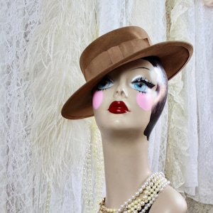 Vintage 60er Jahre MadCaps Paris New York Braun Krempe Hut, Schleife Band, Boater Style, Filz, Wolle, Vintage Frauen Hüte