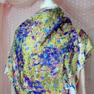 Vintage 70s 80s Italian Colorful Floral Scarf, Classic Scarf, Boho Scarf, Beautiful Scarf