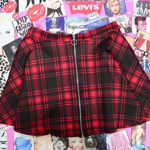 Y2Ks rood / zwart geruit Hot Topic Mini Rok, Vrouwen Hot Topic Rokken, Goth Rokken, Maat Medium Large