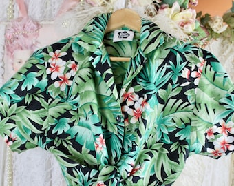 Vintage 80s 90s Hilo Hattie Hawaiian Top, Tropical Pattern, Small Collar, V-Neckline, Tie Front, Spring/Summer Shirts, Polyester, Size S