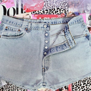 Pantaloncini vintage Y2Ks Levi Strauss 501s Denim, Button Fly's, High Rise, Pantaloncini in denim leggero, Orlo sfilacciato, Vita 36"