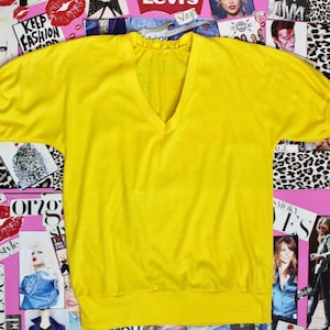 Vintage 80s Women Yellow V Neck Pullover Sweater Top, Light Sweater, Cute Vintage Pullovers Tops, Stretchy, Size Medium