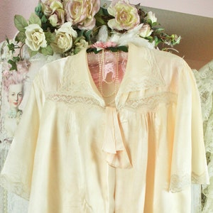 Vintage 50s 60s Romantic Light Peach Bed Jacket,Floral Lace Trims, Front Tie, Half Sleeves, Rayon, Lingerie Sleepwear, Size Medium/Large