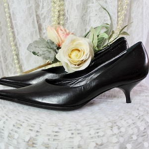 Beautiful Black Low Heel Pumps by Strategia, Genuine Leather, Narrow Toeline, Made in Italy, Size 37 1/2/ US 7