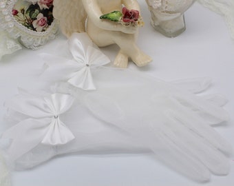 Elegant Lace Mesh Gloves