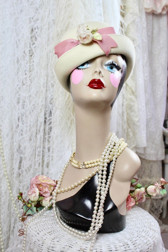 Vintage 60s Kurt Jr by Tom Hann Bowler Hat, Cream/pink, Pink  display picture 1
