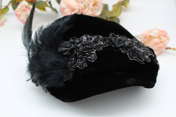 Vintage 50s 60s Fancy Black Velvet Hat, Fascinato… - image 5