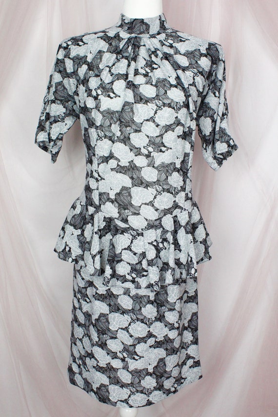 Vintage 80s 90s Gray/Black High Neck Floral Ruffl… - image 2