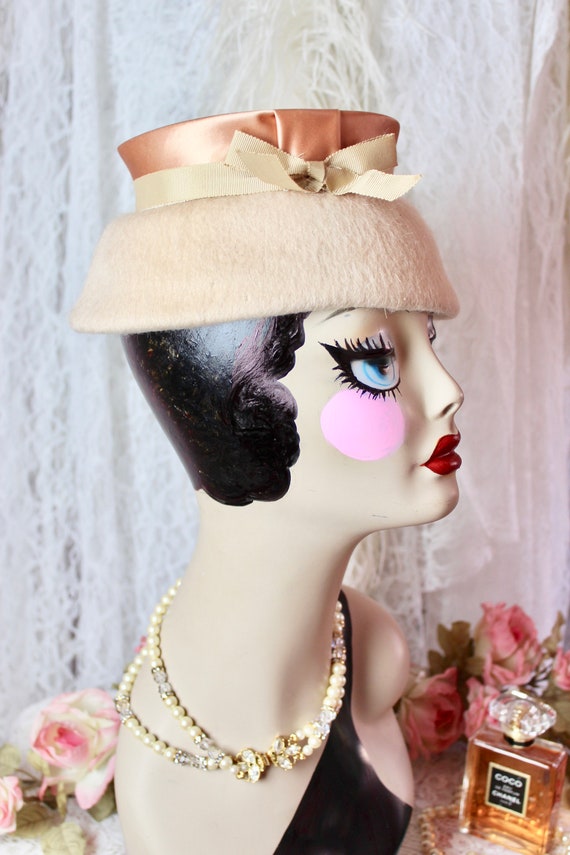 Vintage 40s 50s Beautiful Wool Tan Lampshade Hat,… - image 3