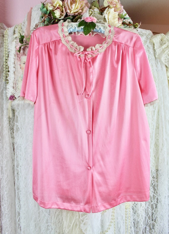 Vintage 70s Vanity Fair Silky Baby Pink Lingerie Sleepwear Top, Intimates & Sleepwear  Pajamas, Lace Trims, Made in the USA, Size Medium 