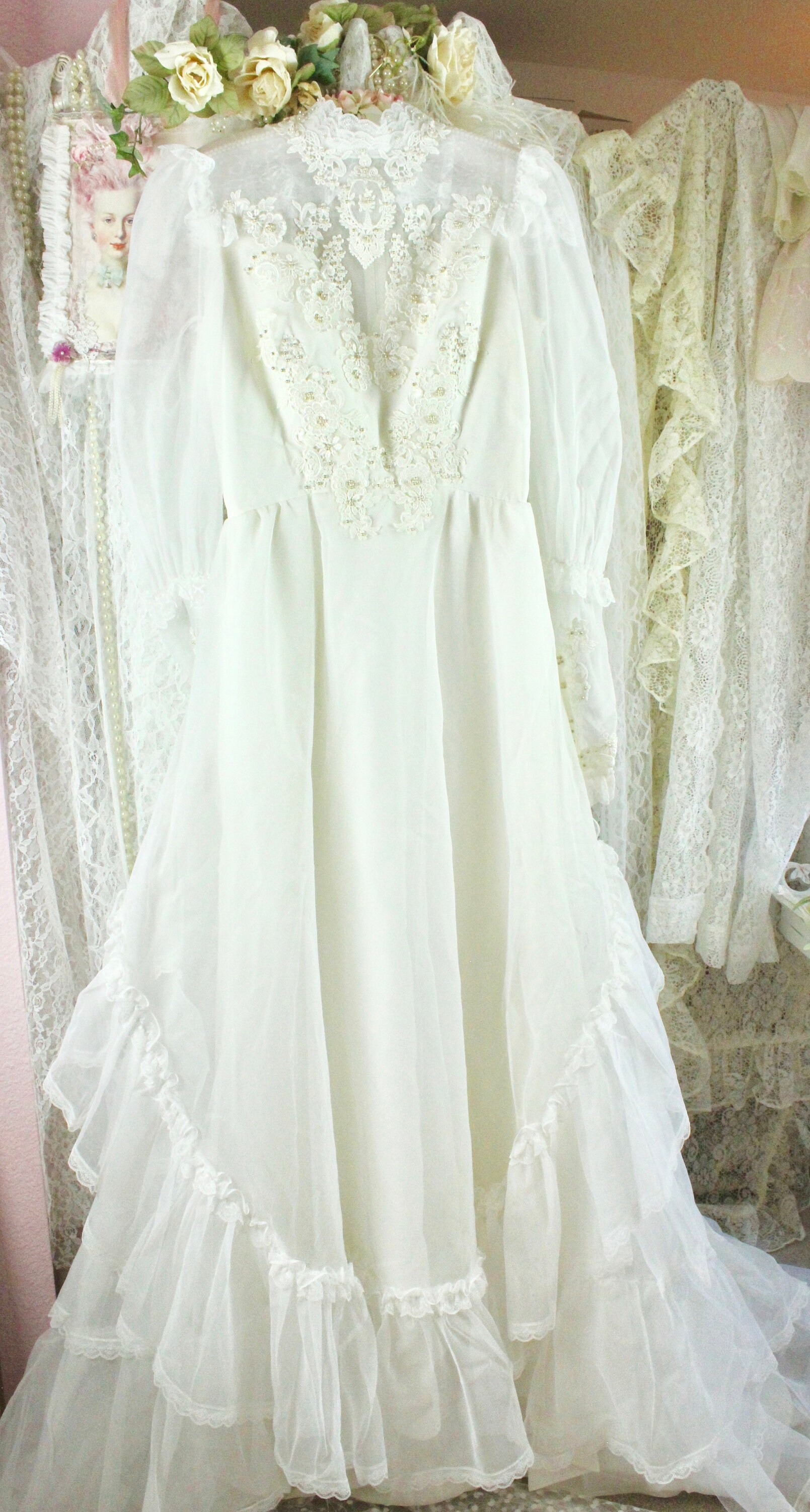 Vestido de novia vintage de los anos 70 romantico victoriano blanco cuello falso bordado cuentas florales encaje tren largo con volantes en capas EE. UU. talla S M Etsy Espana