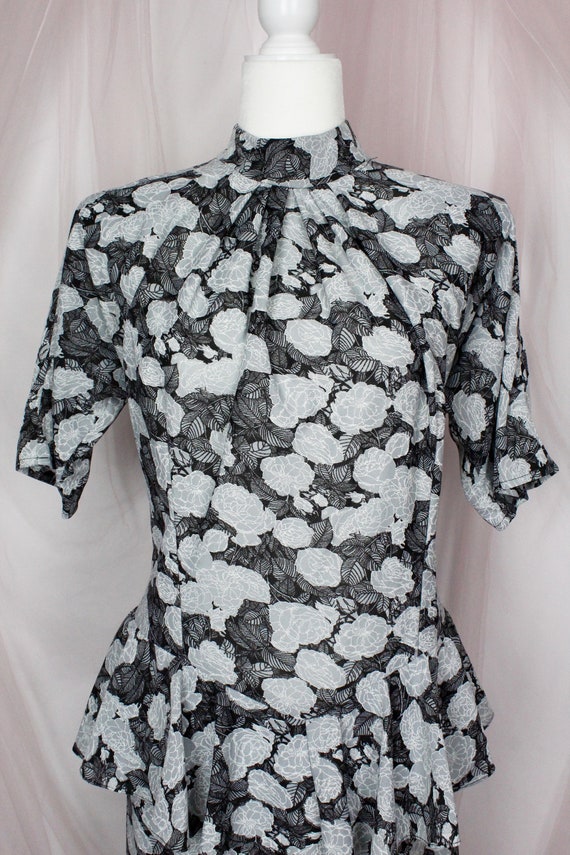 Vintage 80s 90s Gray/Black High Neck Floral Ruffl… - image 3