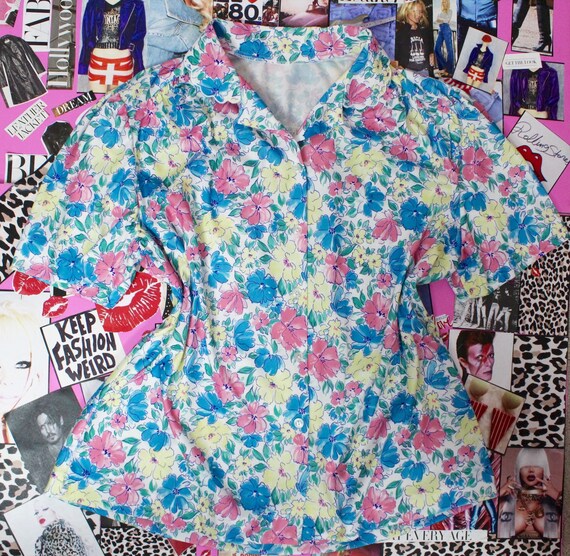 Vintage 70's Floral Short Sleeve Button up Blouse - image 2