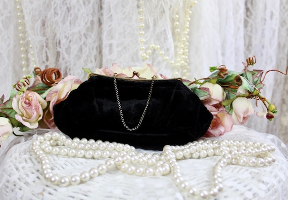 Cute black clutch hotsell