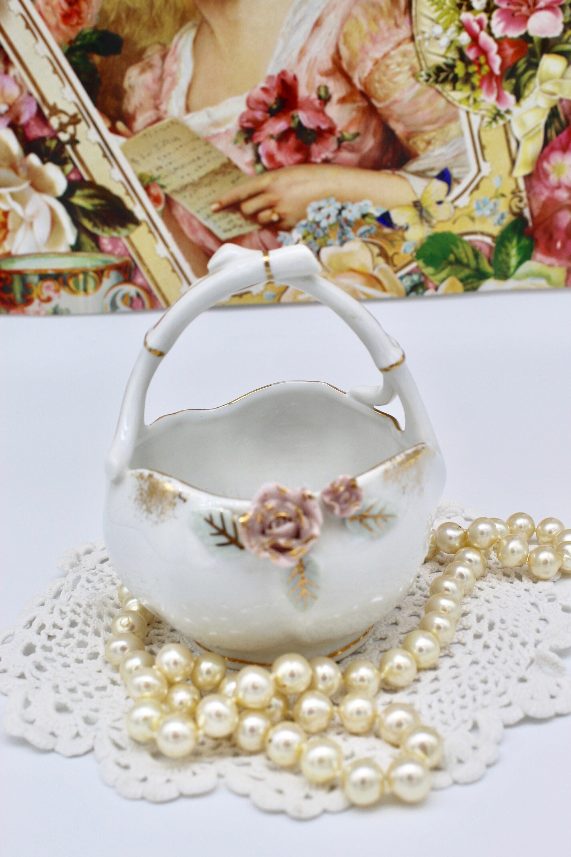 本物イギリスアンティークバスケット　レアミニ　花モチーフ Vintage Mini Floral Ceramic Basket, Pink Roses and Gold Specks