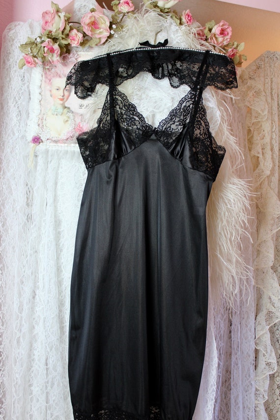 Vintage 60s Beautiful Black Floral Lace Midi Slip, Sexy Lingerie Slips, Vintage Lingerie, Size Medium - Etsy Vintage 60s Beautiful Black Floral Lace Midi Slip, Sexy Lingerie Slips, Vintage Lingerie, Size Medium - Etsy