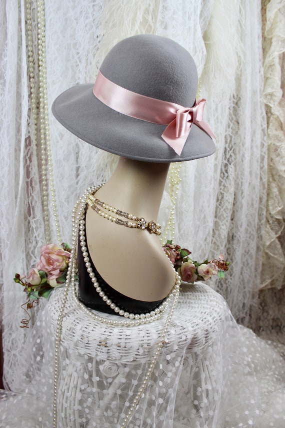Vintage 70s Miss Bierner Gray/pink Brim Hat, Classic Miss  display picture 2