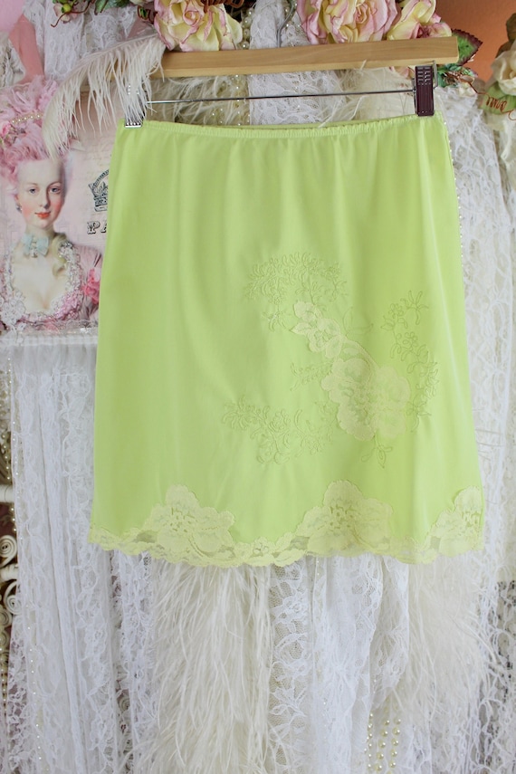 Vintage 60s 70s Lime Green Embroidered Mini Half S