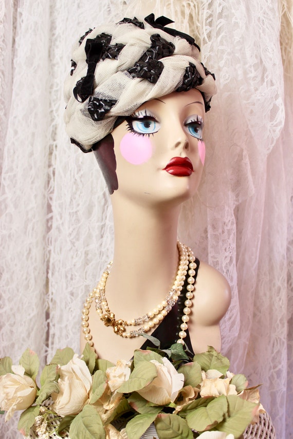 Vintage 60s White/black Mesh Artistic Hat, Black Velvet Bows 