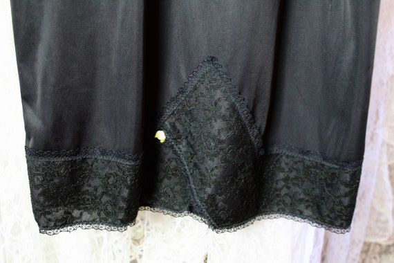 Vintage 50s Beautiful Beverly Vogue Black Lace Fu… - image 4