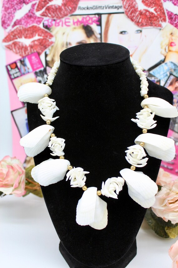 Vintage White Sea Shell Hawaiian Choker Necklace, 