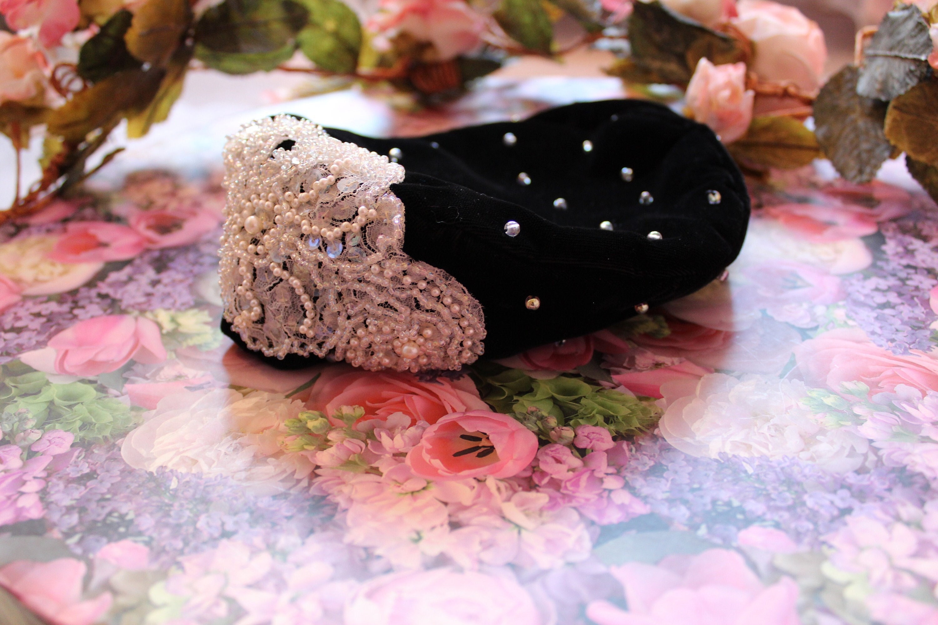 Vintage 1950’s Elegant Black Velvet Beaded Pillbox-styled hat circumference-22” 40s/50s Black VELVET PILLBOX Hat / Vintage 1950 main image 3