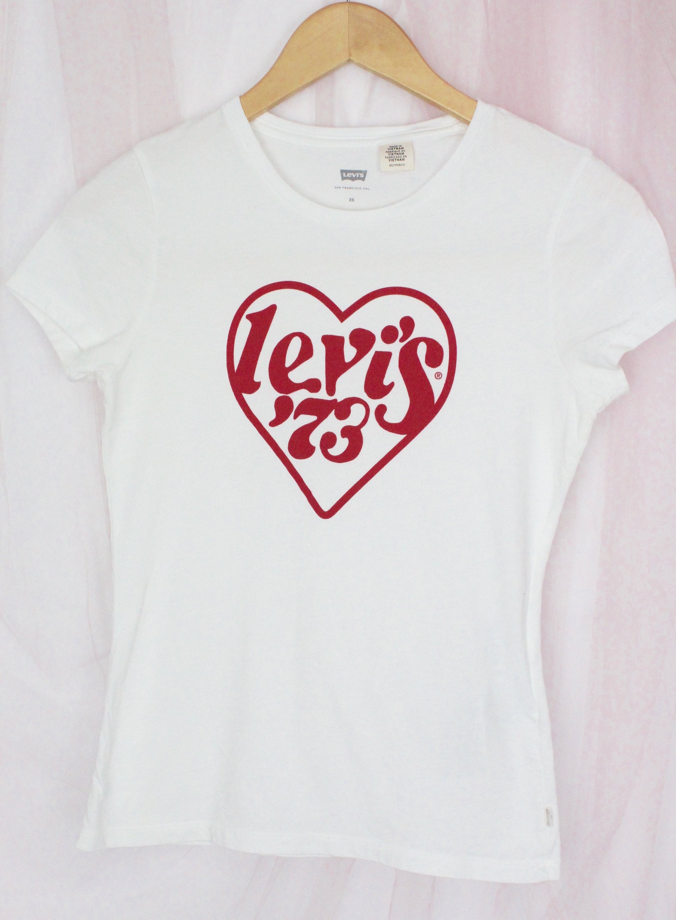 Levi's 73 Women's T-shirt - Etsy New Zealand