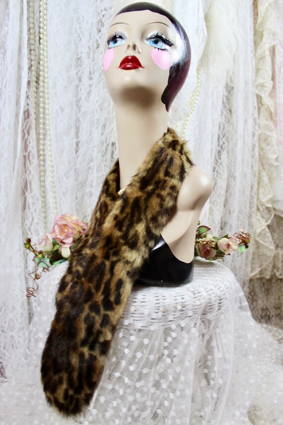 Vintage 80s Leopard Faux Fur Collar, Cross Fur Col