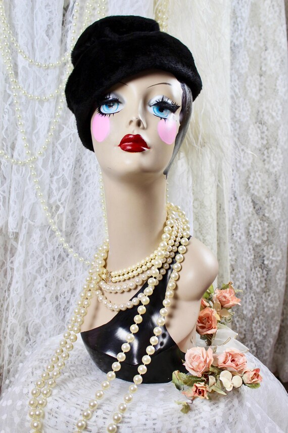 Vintage 60s Duchess Black Faux Fur Cloche Hat, Stylish Furry  display picture 2