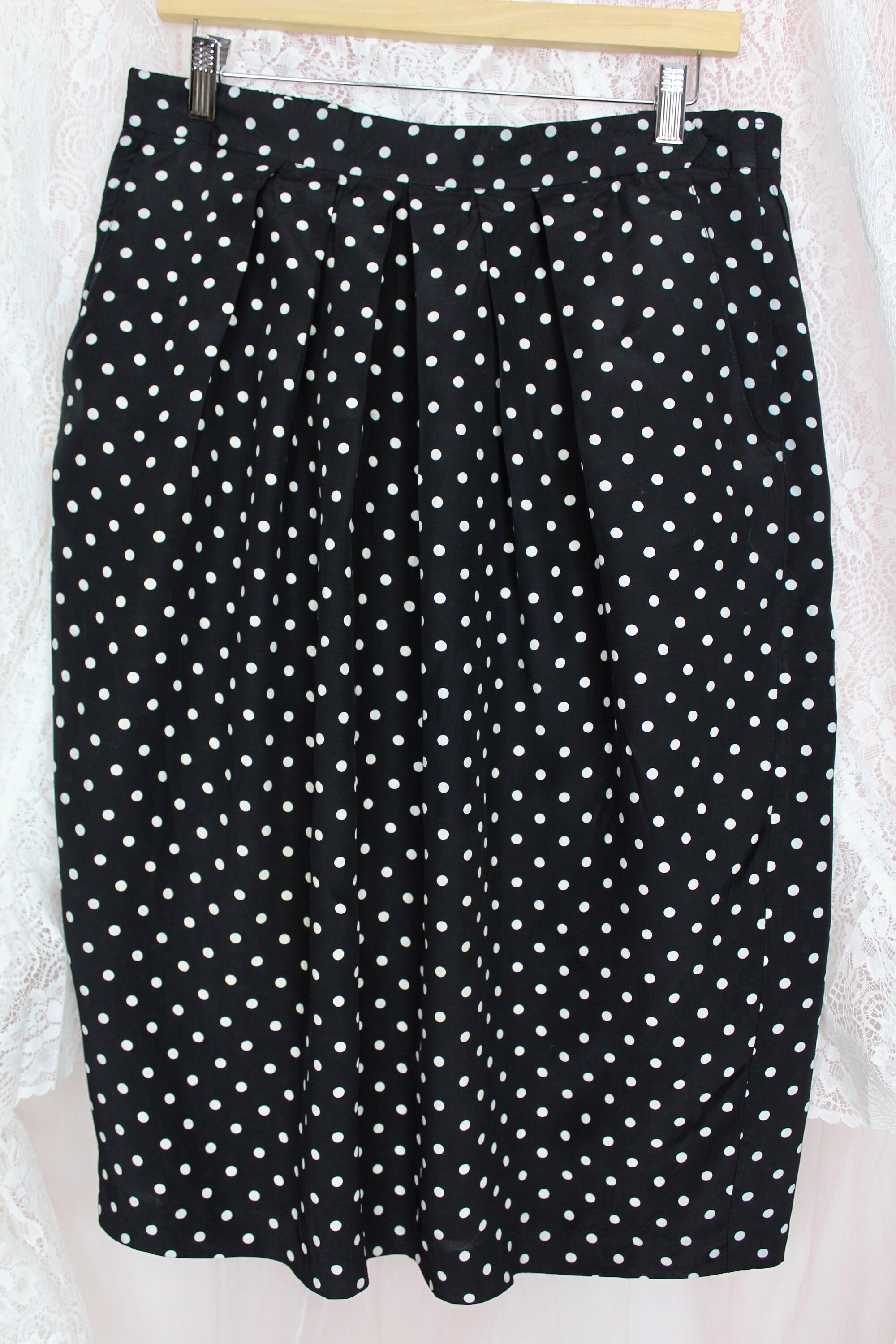 Polka dot knit skirt online