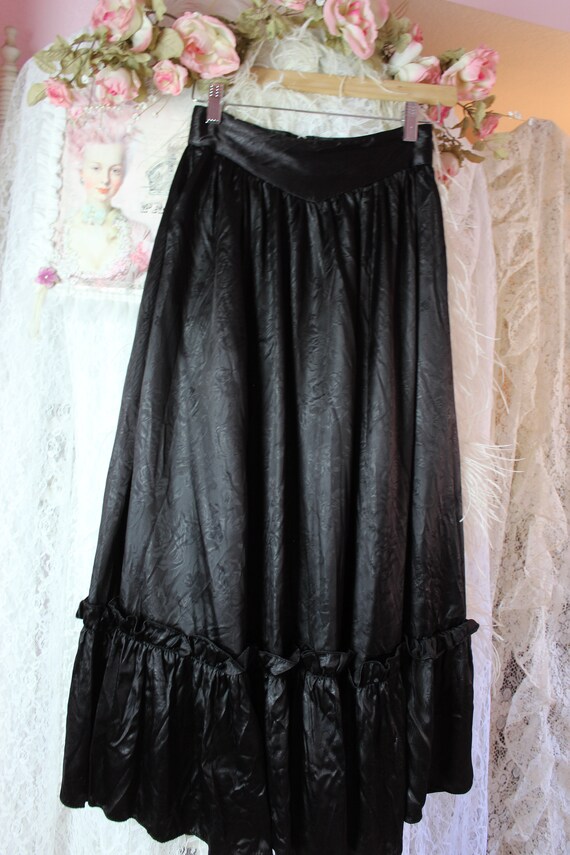 Vintage 70s Gunne Sax Long Black Ruffled Skirt, S… - image 4