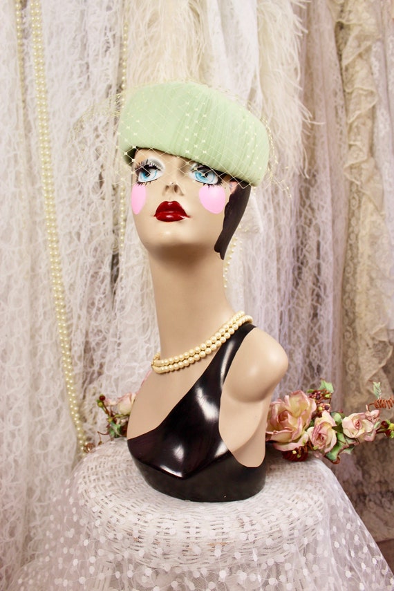 Vintage 50s 60s Mint Green Ladies Elegant Hat, Net