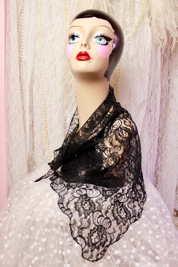 Vintage Floral Lace Triangular Scarf, Mantilla Ve… - image 4