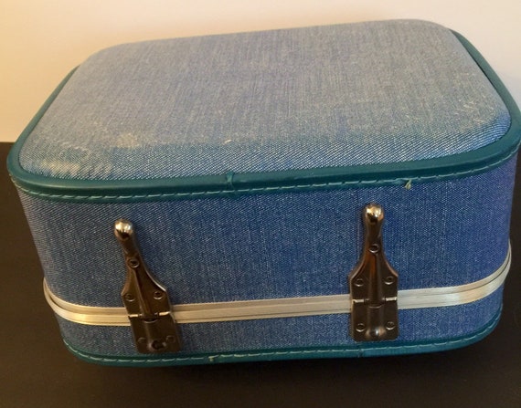 Vintage Suitcase Oval Train Case Carry On Bag Blue Mid-Century Egg Shape  1960's