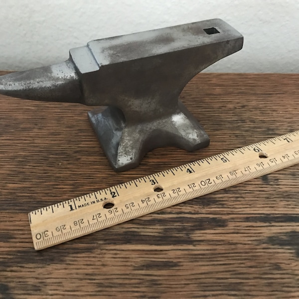 Medium Classic Old Fashioned Blacksmith Anvil, quality steel, Three different sizes: 2 1/4", 2 3/4", 4" tall.