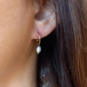 Pearl Hoop Earrings, Huggies with Pearls, Small Baroque Pearl Earrings, Bridal Jewelry, Best Gift for Her, Bridesmaid Gift, Mothers Day Gift